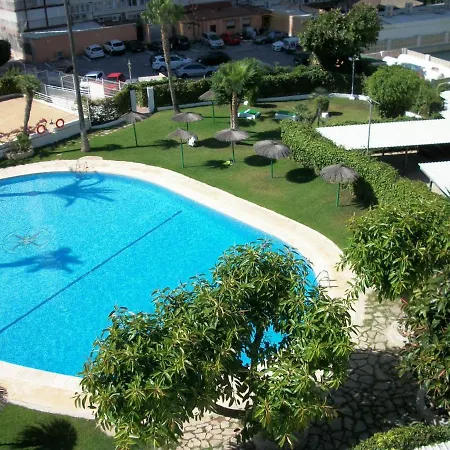 Mediterraneo, Muy Centrico, En Plaza Triangular, Soleado, Con Jardines Y Piscina Y La Playa Enfrente Andando, Con Parking Exterior Comunitario *