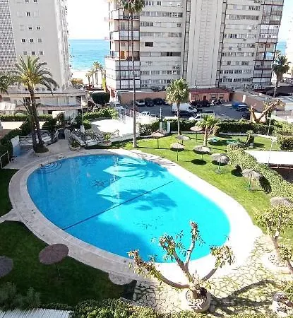 Mediterraneo, Muy Centrico, En Plaza Triangular, Soleado, Con Jardines Y Piscina Y La Playa Enfrente Andando, Con Parking Exterior Comunitario Benidorm