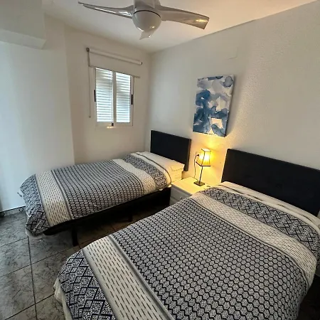 Mediterraneo, Muy Centrico, En Plaza Triangular, Soleado, Con Jardines Y Piscina Y La Playa Enfrente Andando, Con Parking Exterior Comunitario Appartement *