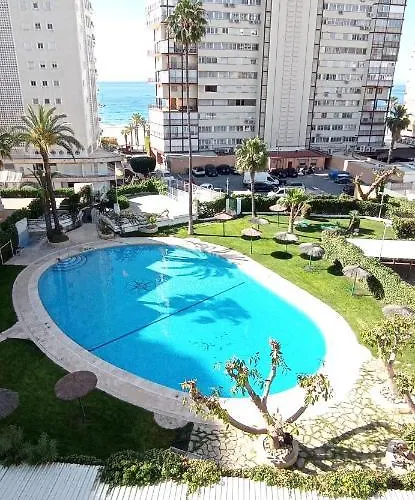 Mediterraneo, Muy Centrico, En Plaza Triangular, Soleado, Con Jardines Y Piscina Y La Playa Enfrente Andando, Con Parking Exterior Comunitario Benidorm