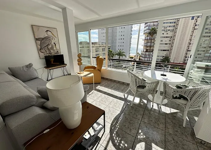 Mediterraneo, Muy Centrico, En Plaza Triangular, Soleado, Con Jardines Y Piscina Y La Playa Enfrente Andando, Con Parking Exterior Comunitario Appartement *